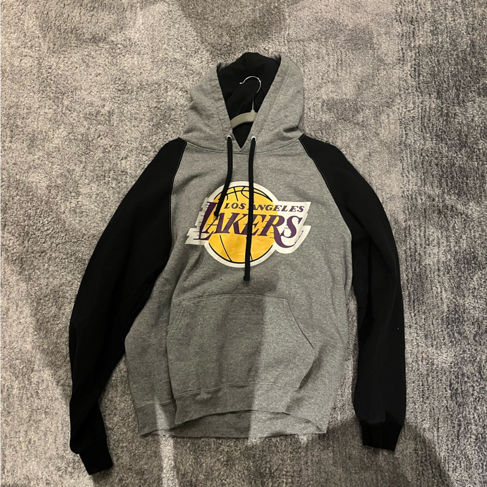 Los Angeles Lakers Hoodie size M, great condition, never worn